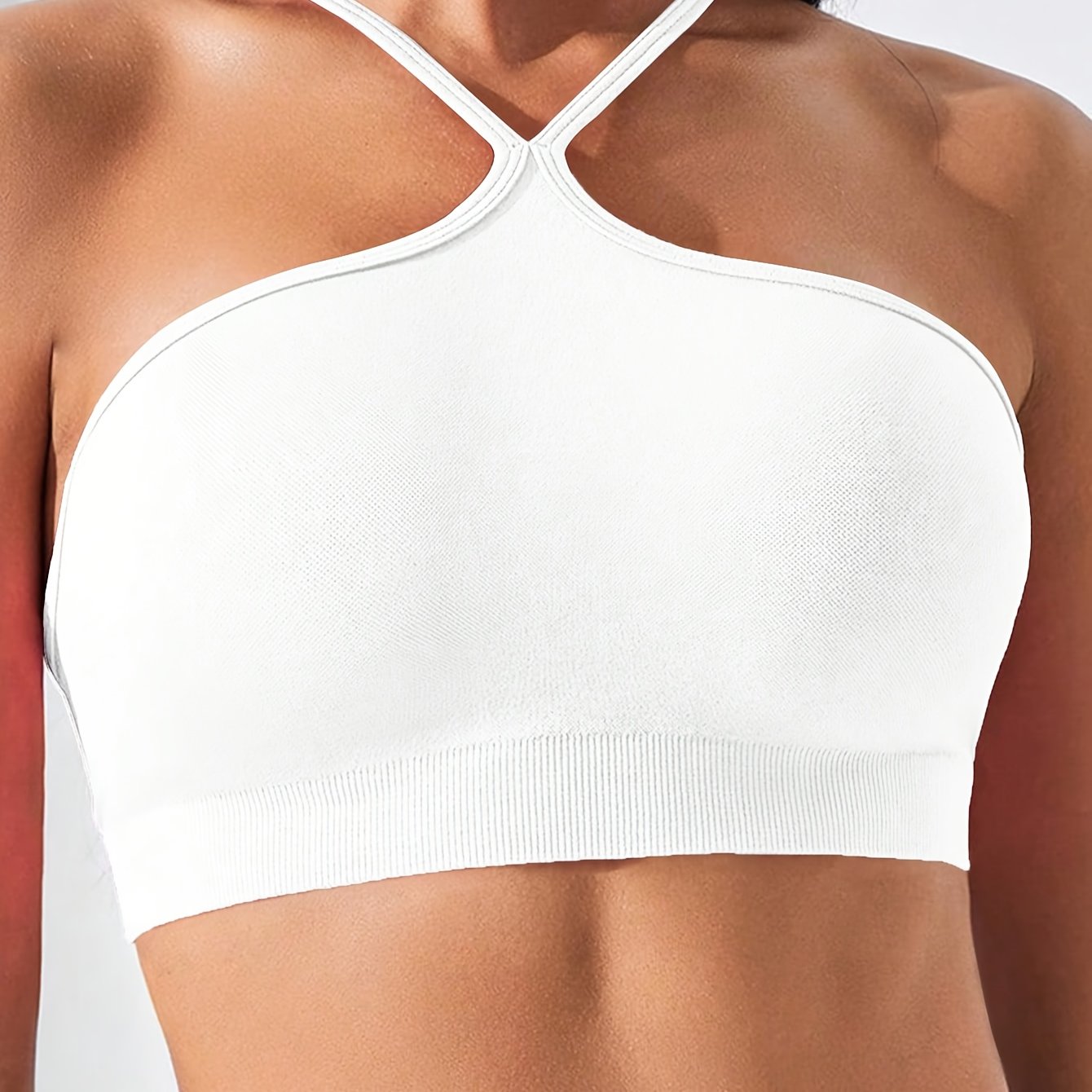 Top esportivo com decote halter, ideal para primavera e verão, perfeito para passeios casuais, festas e uso diário.
