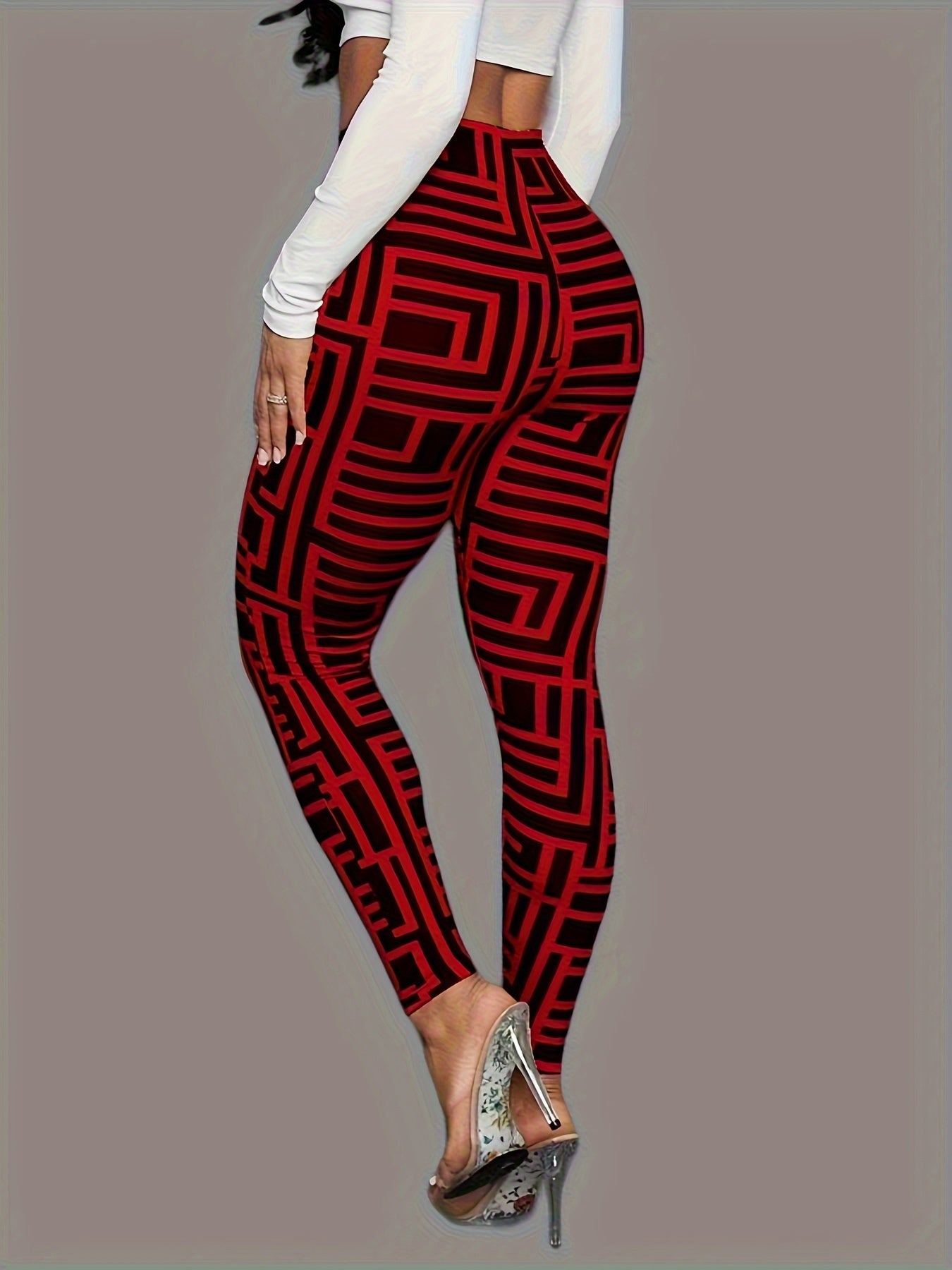 Calça legging de cintura alta e modelagem justa para primavera/verão, com estampa geométrica em formato de labirinto. Alta elasticidade